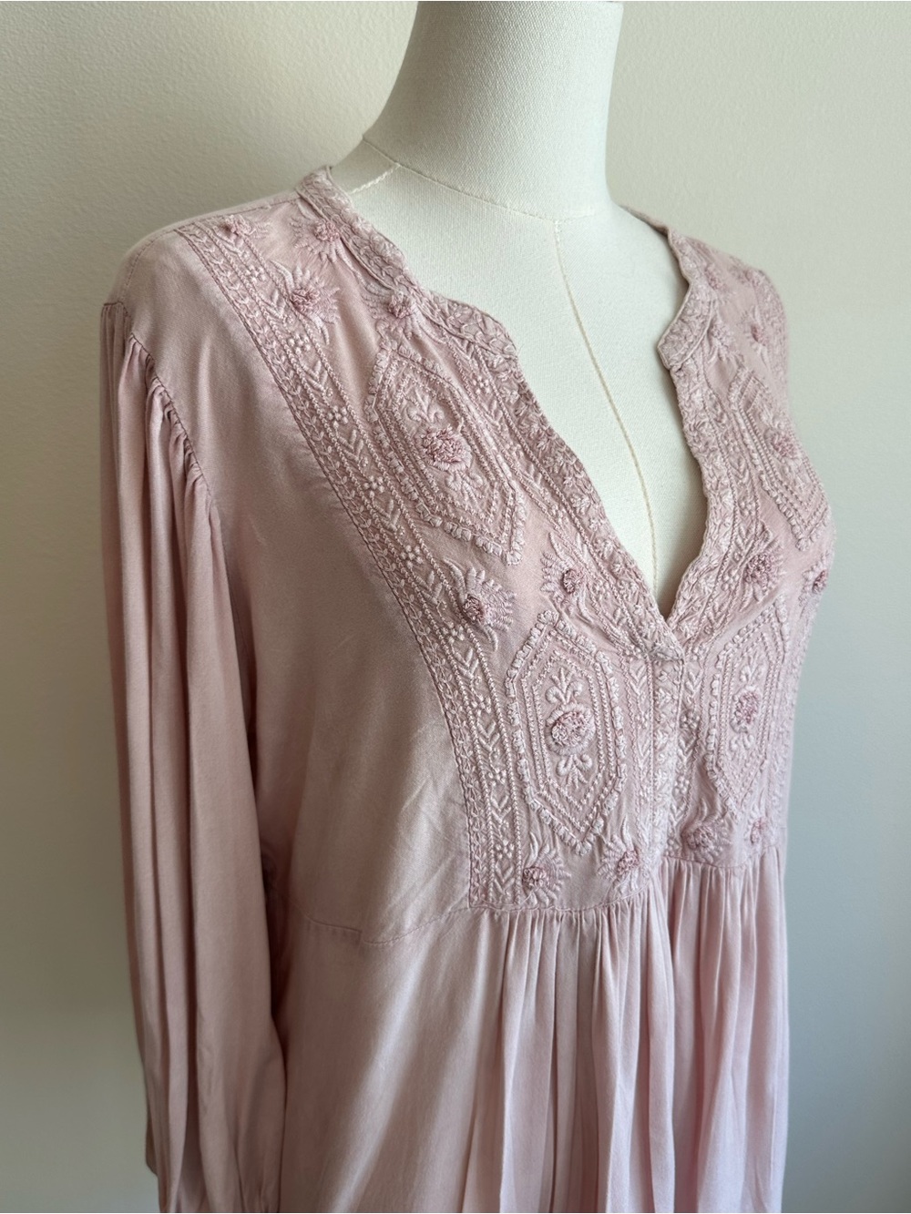Solitaire Embroidered Peasant Tunic in Baby Pink With Pirate Sleeves | SIZE M - Picture 3 of 8